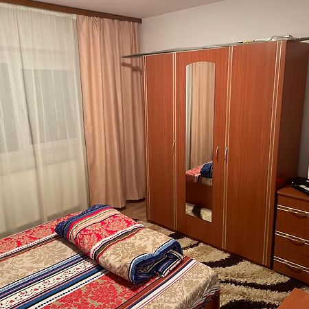 Apartament Petroşani Exterior foto